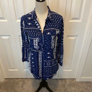 Oakridge size 10 100% viscose button down top